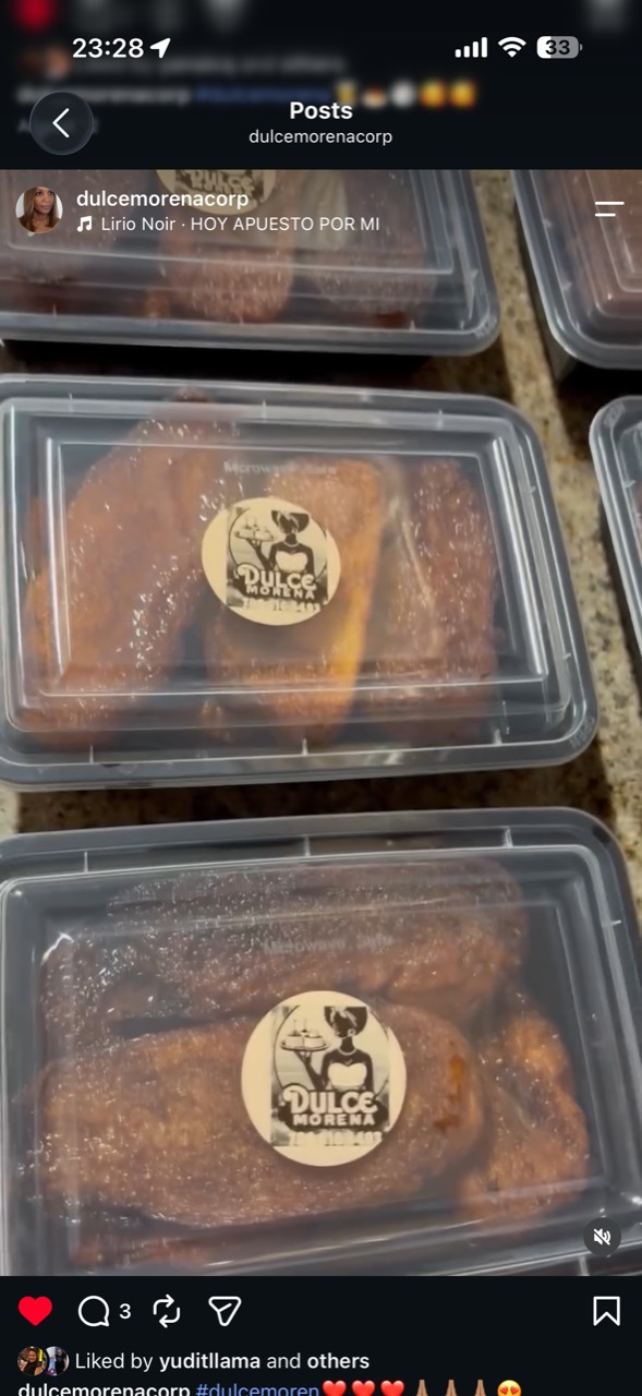 Torrejas en recipientes con la etiqueta de Dulce Morena